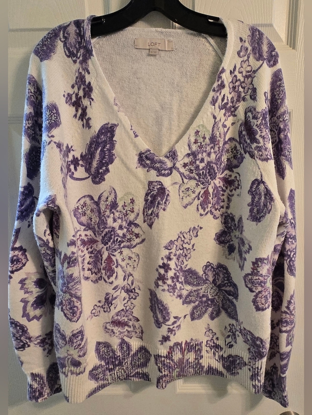 LOFT Creamy White Sweater with Purple Floral V-Neck XL